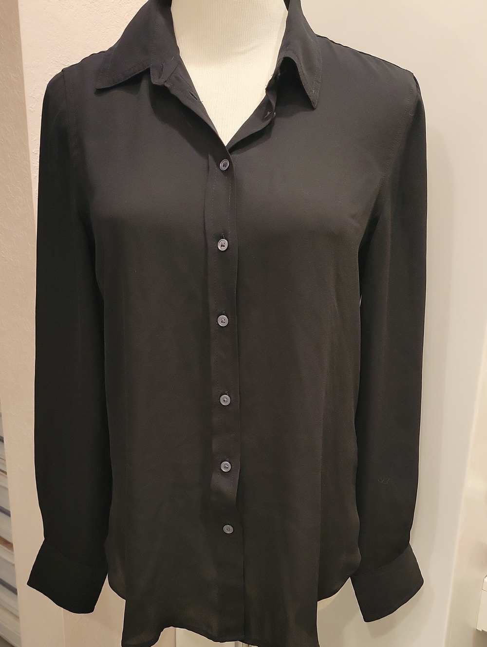 Banana Republic Classic Black Button-Up Shirt